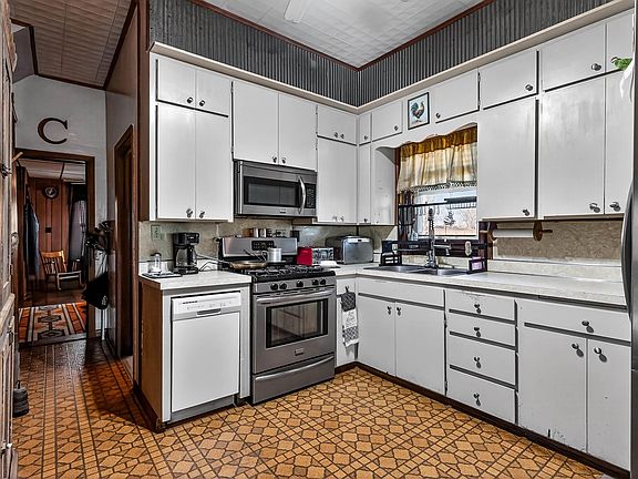 2nd image of 6829 Half Mound Rd