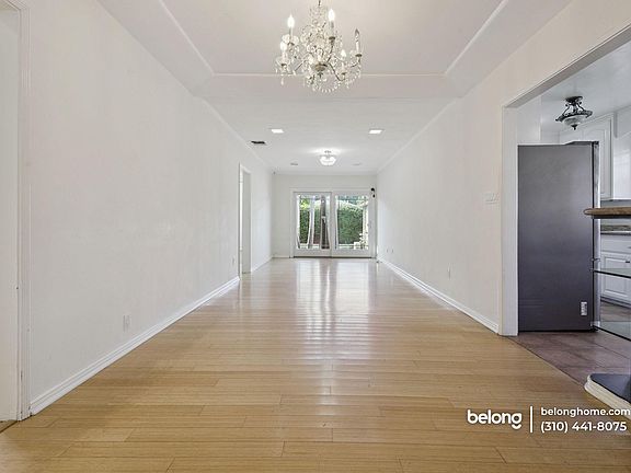 5th image of 2749 S Barrington Ave