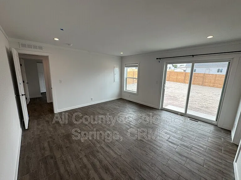692 E Hahns Peak Ave — Photo 17