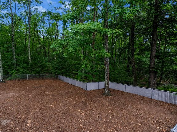 5th image of 502 Ossipee Trail E