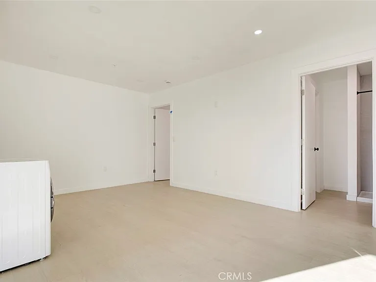 5654 1/2 Cartwright Ave #5654 — Photo 5