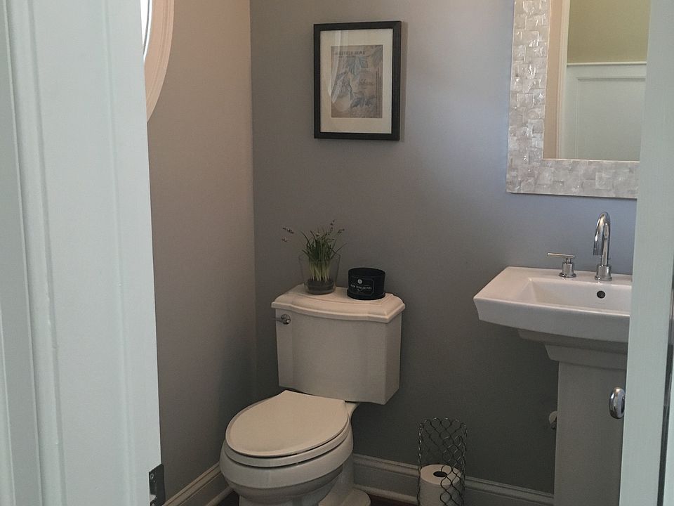 2nd image of 2425 Edenton Ct