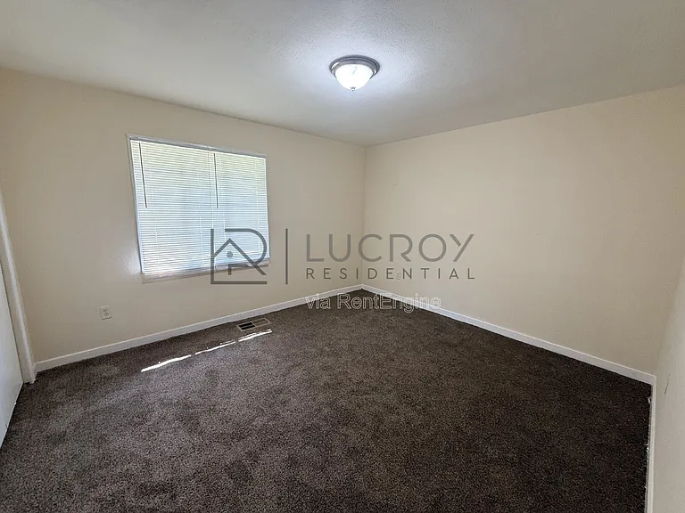 3173 Oak Forest Dr — Photo 7