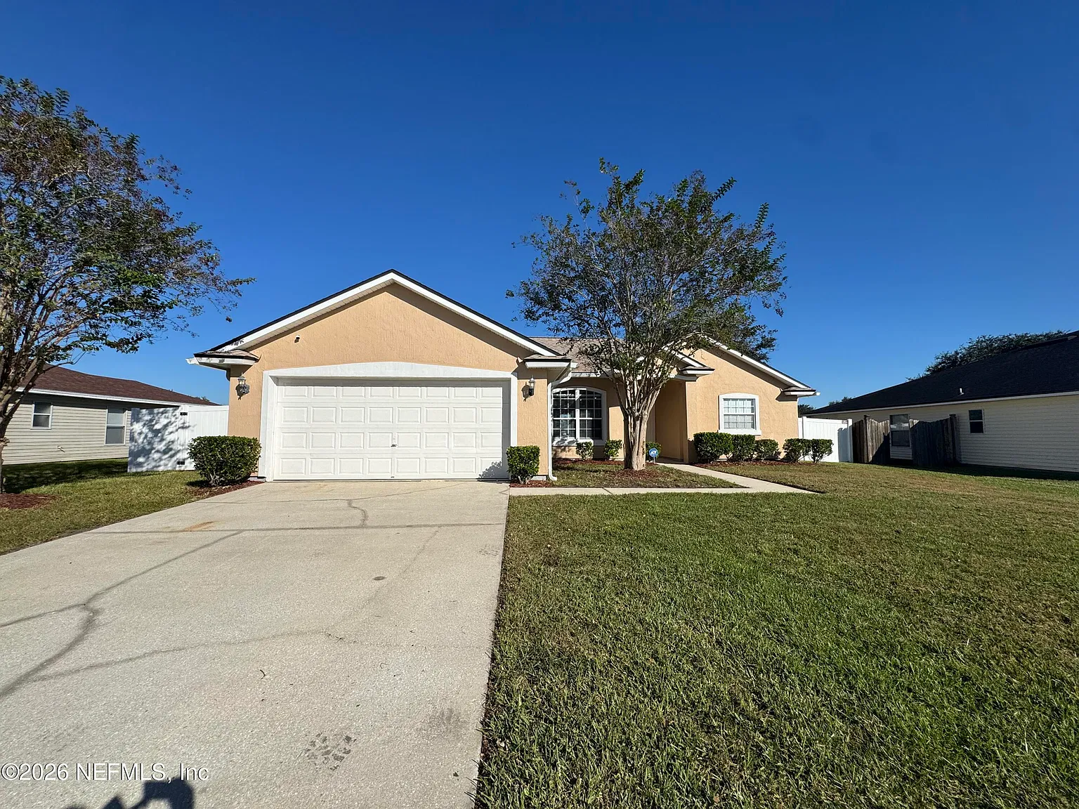 3 bed, 2.0 bath, 1583 sqft, $1,935 — Photo 2
