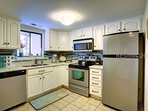 4th image of 43 Folly Field Rd APT 17