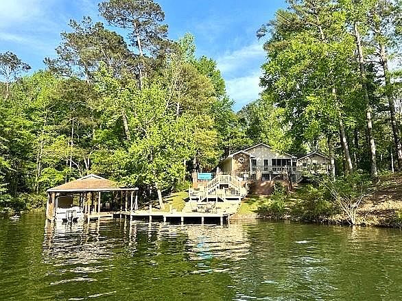 1st image of 558 Lee Road 367