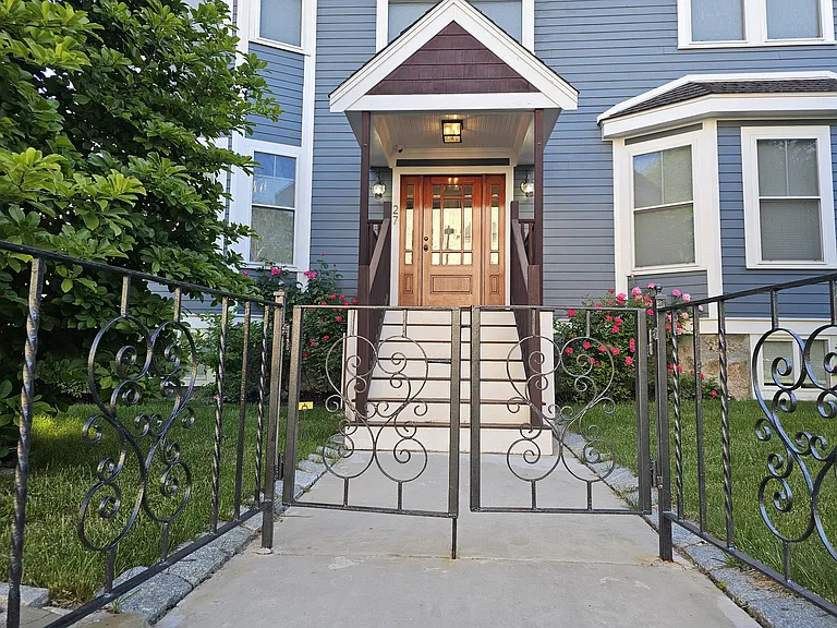 27 Howland St #Penthouse 1 — Photo 28