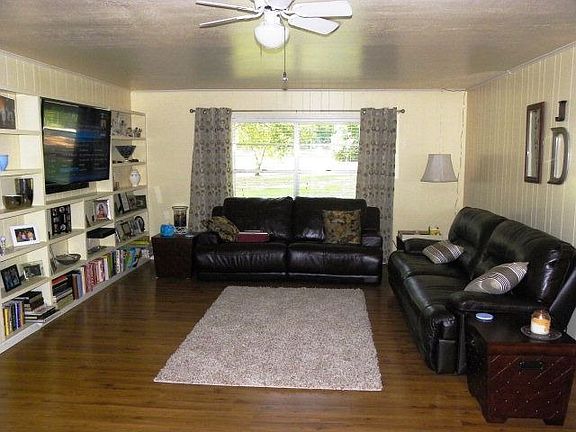 3rd image of 2910 Paul Ave
