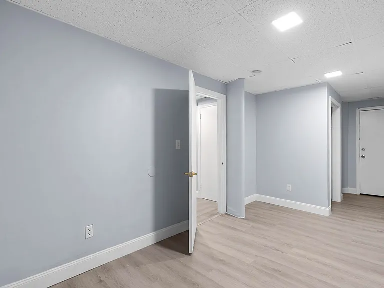 61 Revere St — Photo 12