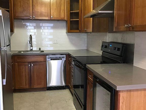 5th image of 1625 Pierce St APT 4