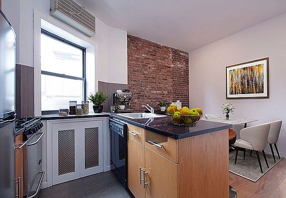 3rd image of 124 Ludlow St APT 5B