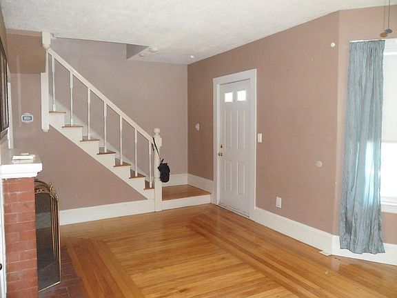 5th image of 67 Woodlawn St