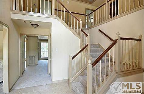 3rd image of 3005 Wyndham Ln