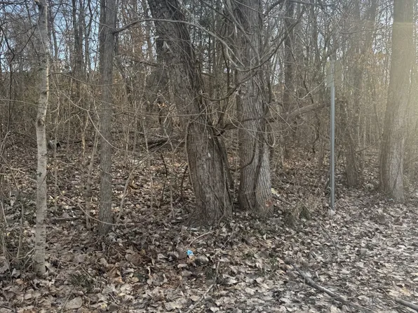 708 Peachers Dr, Clarksville, TN 37042