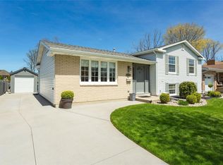 990 Allandale Dr, Sarnia, ON N7S3E4