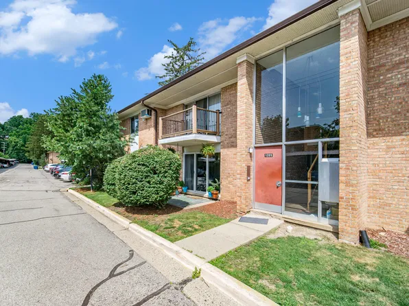 1209 Island Dr APT 102, Ann Arbor, MI 48105