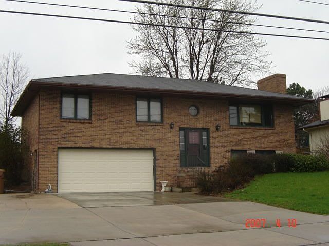 6017 Pioneers Blvd, Lincoln NE