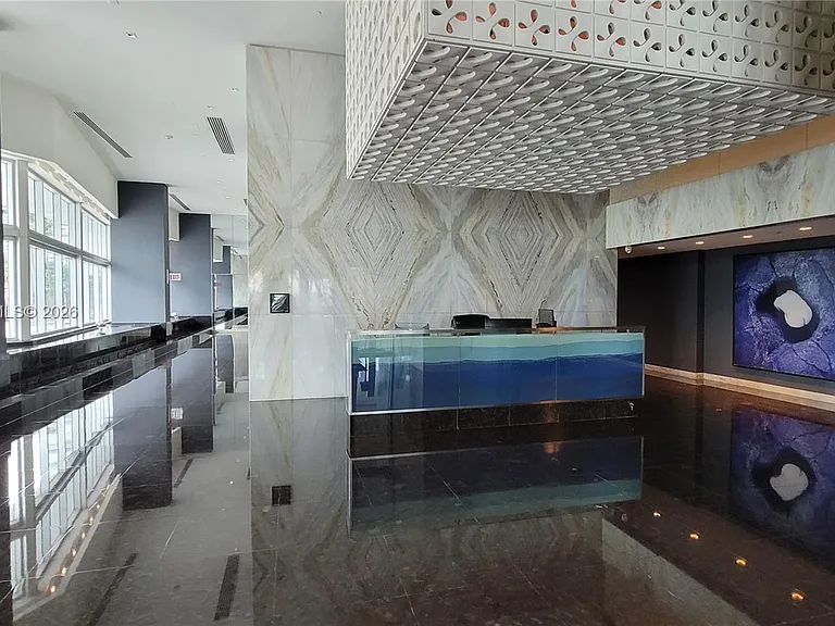 325 S Biscayne Blvd #3321 — Photo 51
