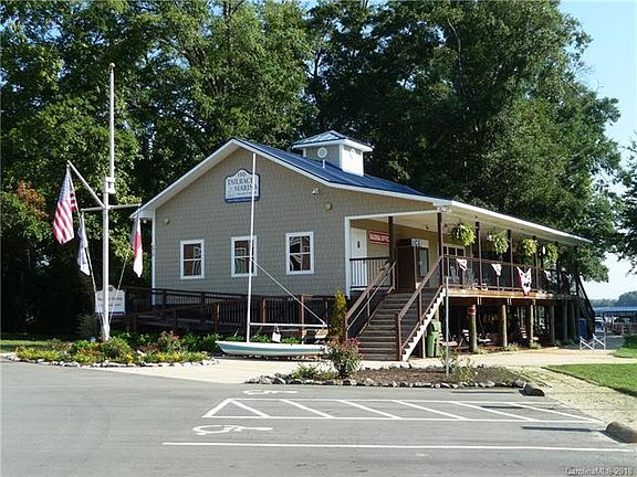 3rd image of 308 Langhorne Dr #75