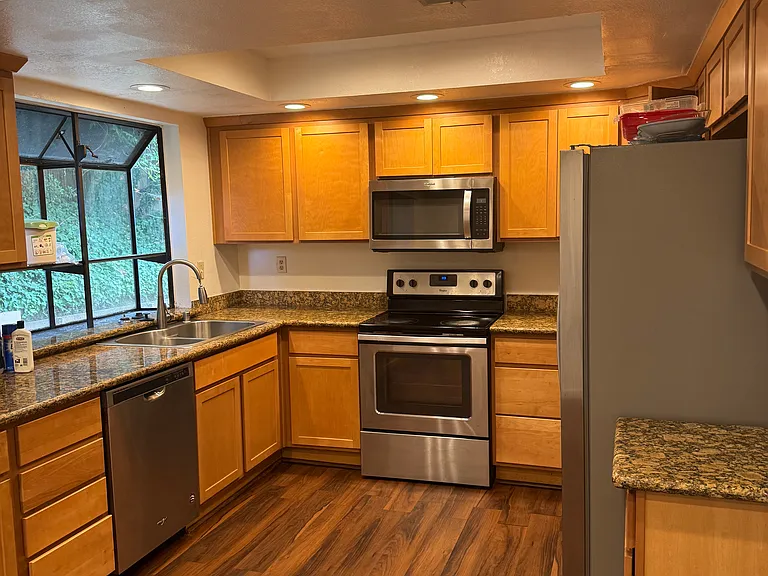 600 Lighthouse Dr — Photo 5