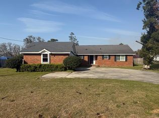 707 Pineview Dr, Douglas, GA 31533