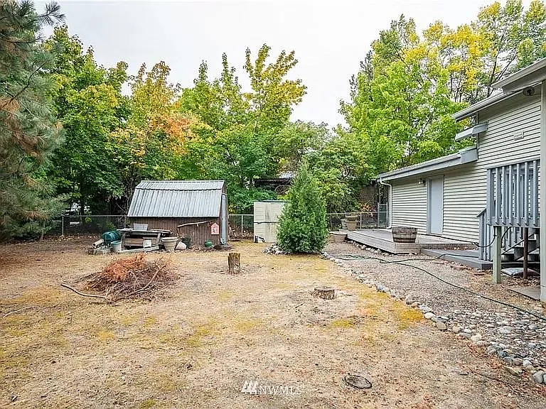 3 bed, 2.5 bath, 1880 sqft, $3,350 — Photo 2