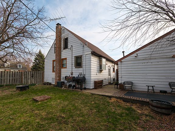 4th image of 17702 Community St