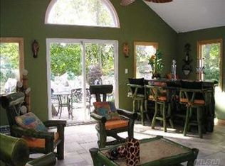 1720 Sutton Pl, Merrick, NY 11566