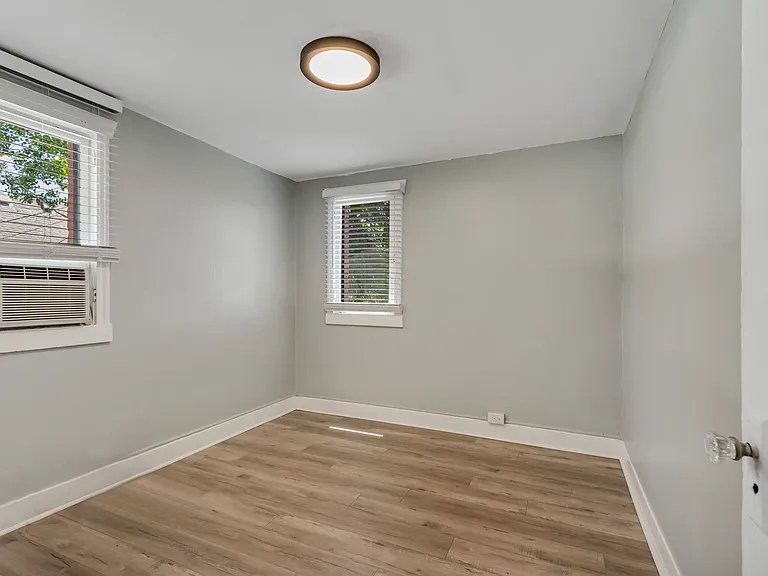 678 E 3rd Ave #1 — Photo 55