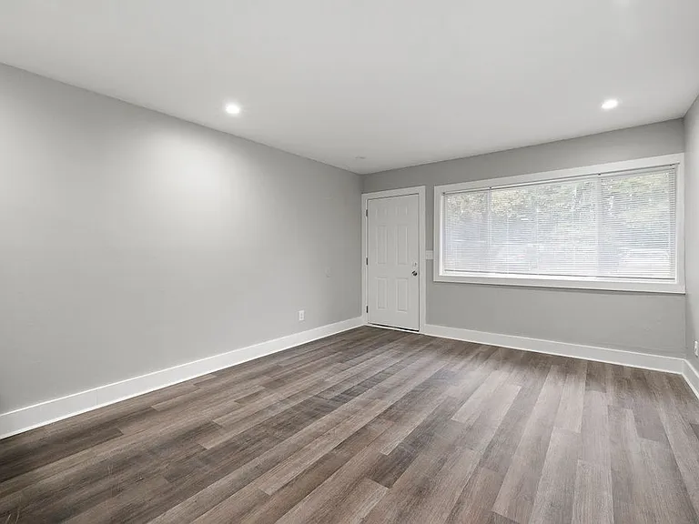 Balfour Chastain — Photo 30