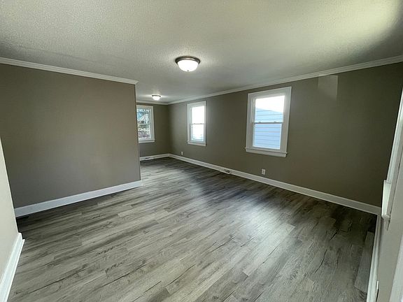 2nd image of 613 Caldwell Ave NE
