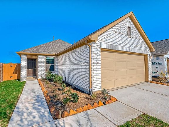 3rd image of 8154 Royal Breeze Dr