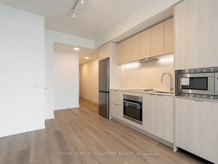 86 Dundas St E #526 — Photo 6