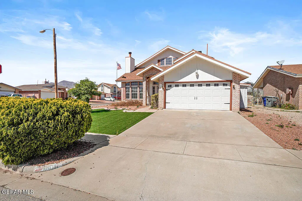 3 bed, 2.0 bath, 1610 sqft, $2,000 — Photo 1