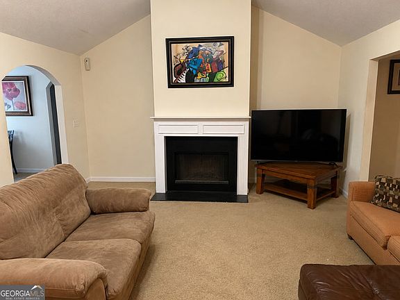 4th image of 465 Camella Cir