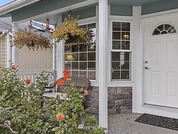 4th image of 15805 15th Avenue Ct E