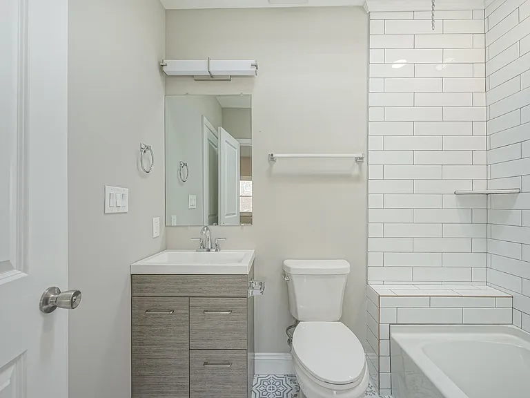 3130 Dickinson St — Photo 22