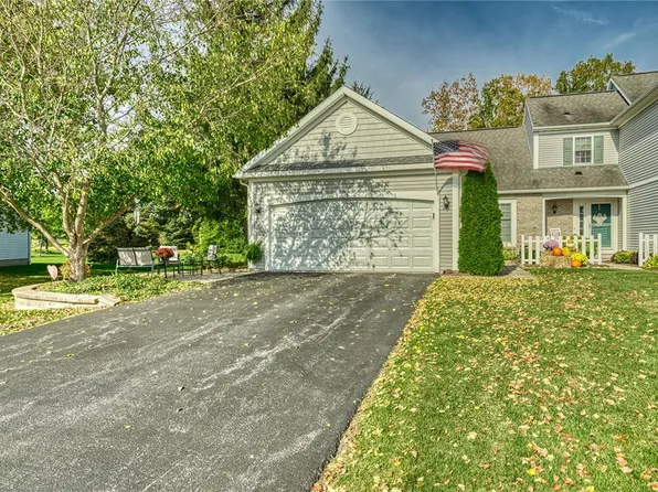 3 Foxe Cmns, Rochester, NY 14624