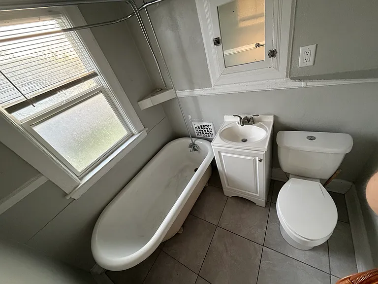 536 Holbrook Ave #A — Photo 9