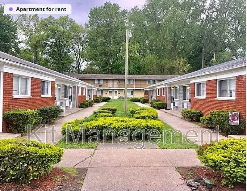 Charming 1-Bedroom Near West Laskey Cozy, Convenient, and Affordable at $675 — Photo 1