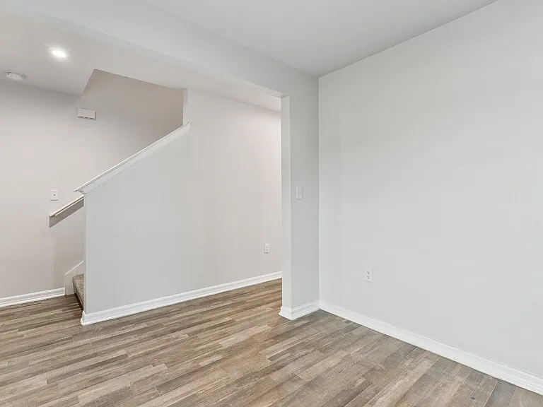 1463 Swan Ct — Photo 24