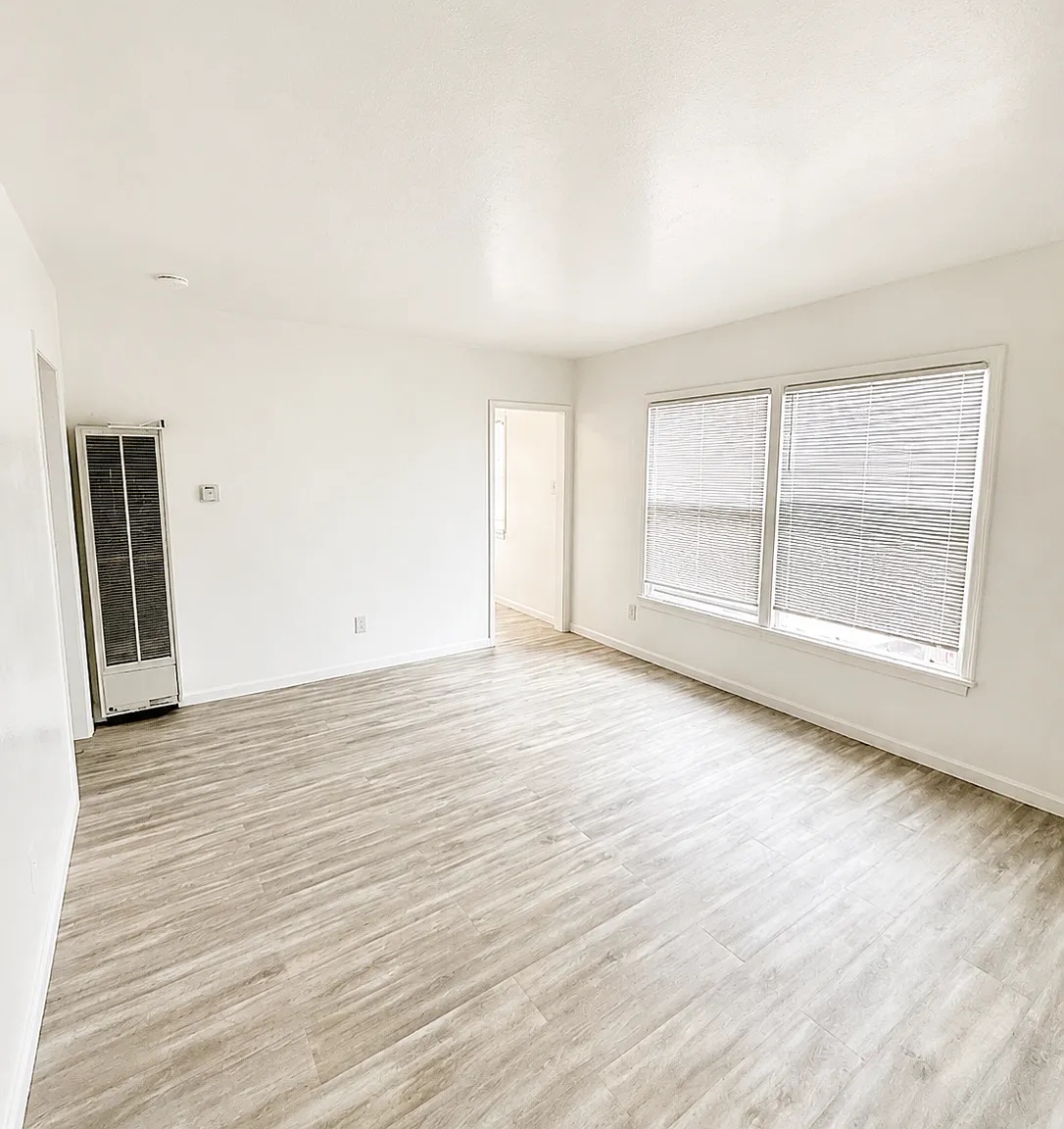 Studio, 400 sqft, $1,400 — Photo 3