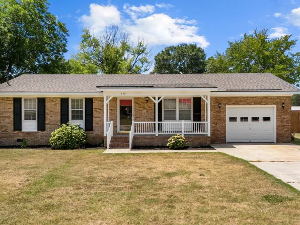 328 E South St, Coats, NC 27521