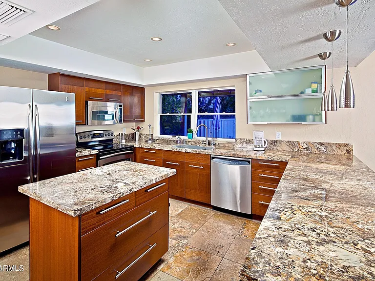 4539 E Karen Dr — Photo 3