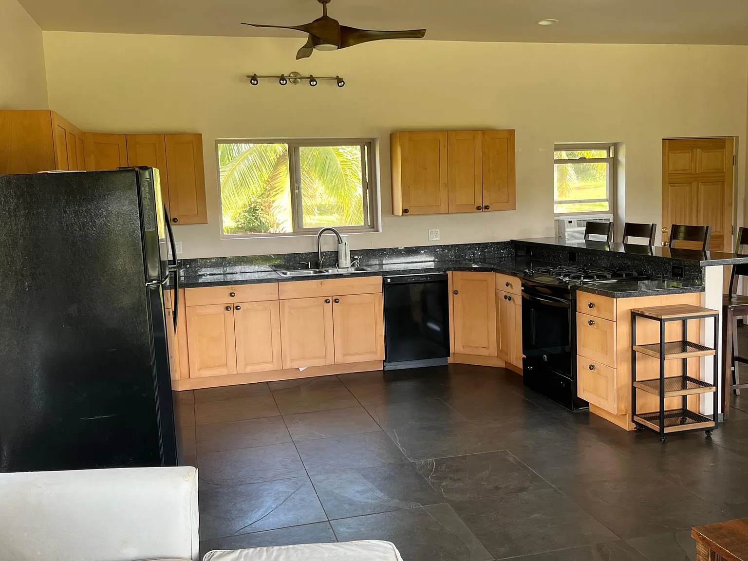 1 bed, 1688 sqft, $5,000 — Photo 2