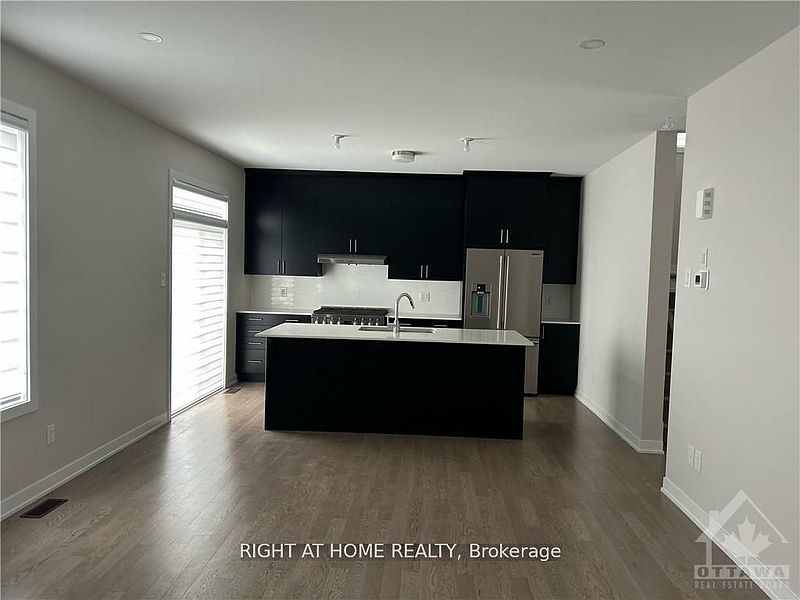 Ottawa House for rent - 4 Bedrooms — photo 4