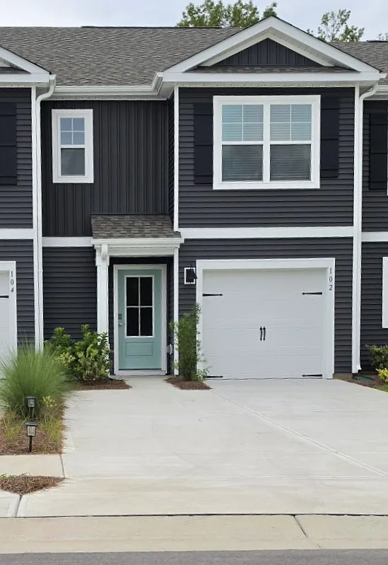 3 bed, 2.5 bath, 1418 sqft, $2,550 — Photo 2