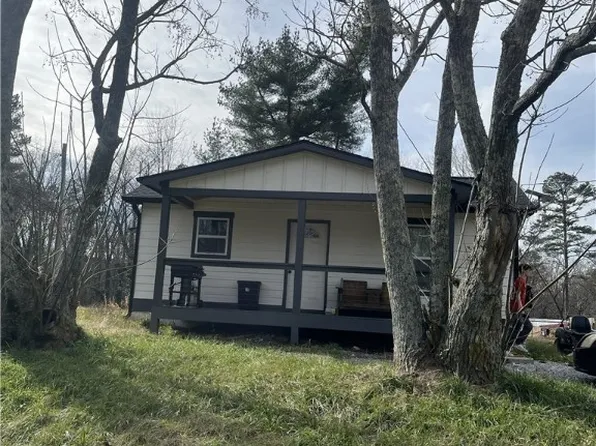 168 Yearwood Street, Toccoa, GA 30577