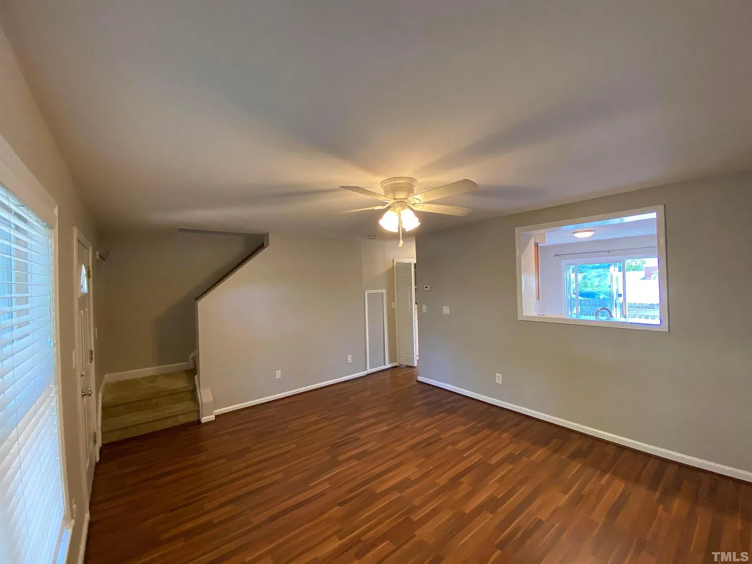327 W Trinity Ave — Photo 3