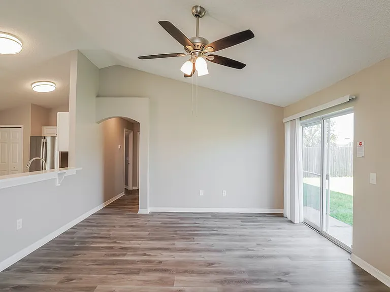 5537 Willow Bend Trl — Photo 3